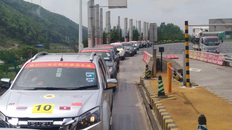 马来西亚林氏宗亲总会的3110比干诞辰祭祖越野车队昨天已经安全到达重庆。得到了四川和重庆宗亲们热烈的招待，进行了一场大型的宗亲交流招待会。总会长丹斯里林福山特意从马来西亚飞抵重庆出席交流会。