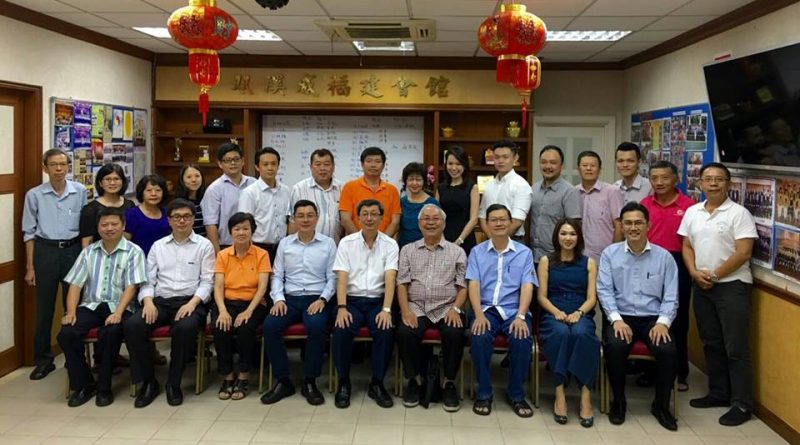 雪兰莪八打灵林氏宗亲会开特大园满成功。初选出23理事后复选由林立杰当选为会长。祝贺!