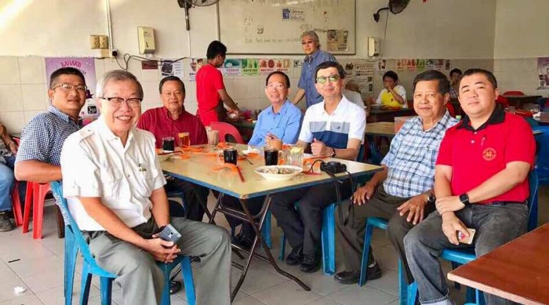 在东马斗湖与林氏宗亲聚餐交流。