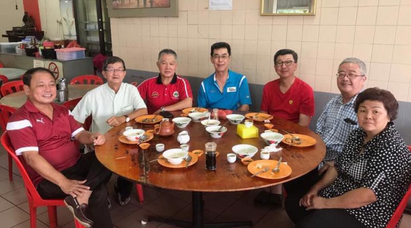 早上在巴生肉骨茶与林氏宗亲们聚餐交流。