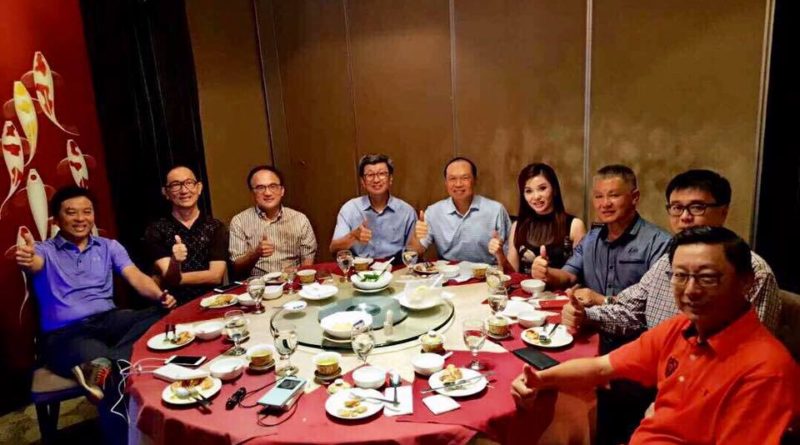 晚上与马来西亚林总荣誉顾问丹斯里林伟才宗长及朋友们聚餐交流。