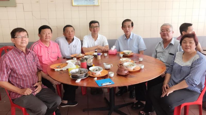早上在巴生与林氏宗亲们肉骨茶早餐及交流。
